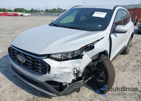 2025 Ford Escape St-Line Select z USA, uszkodzony, nr VIN 1FMCU9NA6SUA73971